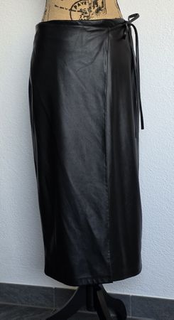 Schwarzer Lederrock von Stradivarius, Grösse 40 wie neu!