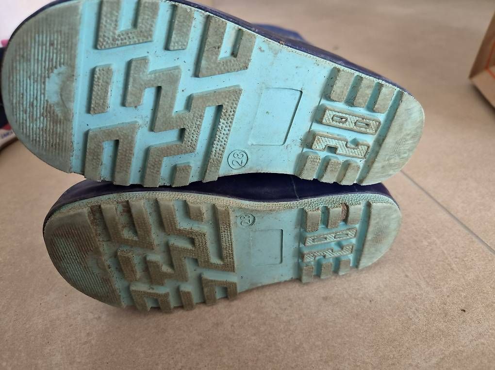 Scarpe per ragazzi: Gummistiefel Grösse 28 – Usato da Jona venduto da Mona4490