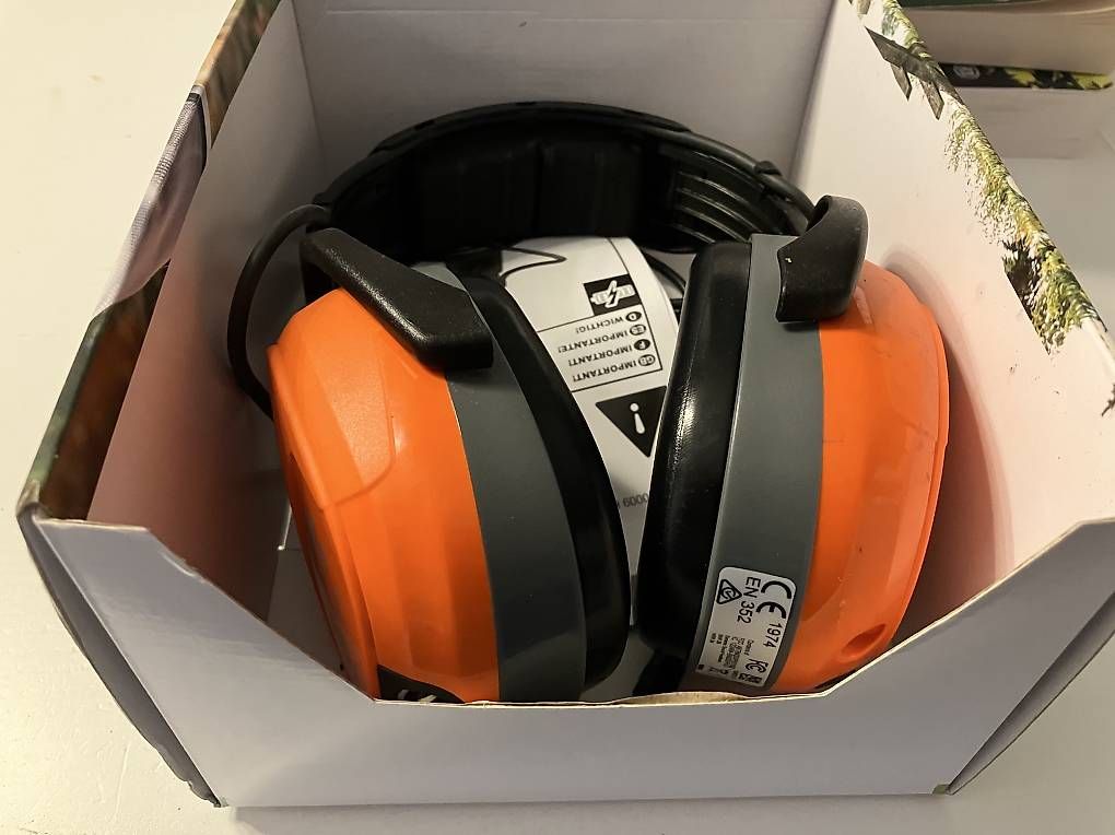 Casques audio: Protège-oreilles STIHL DYNAMIC BT  Bluetooth – D'occasion à Apples par chr_df5d 1
