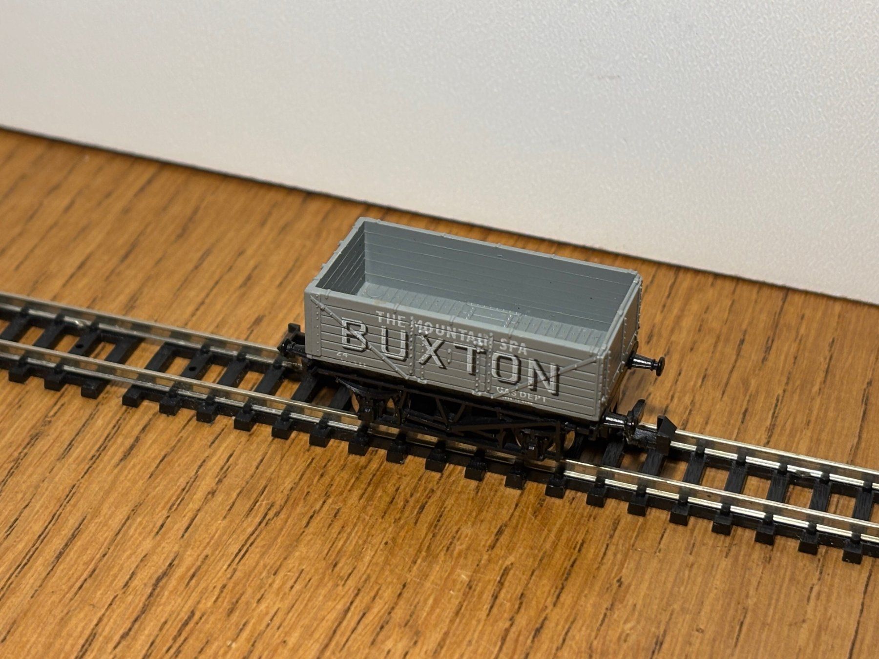 Modellini di ferrovie: *e1254: Güterwagen BUXTON (Spur N)  -  #3 – Nuovo (secondo la descrizione) da Birsfelden venduto da Birs_25