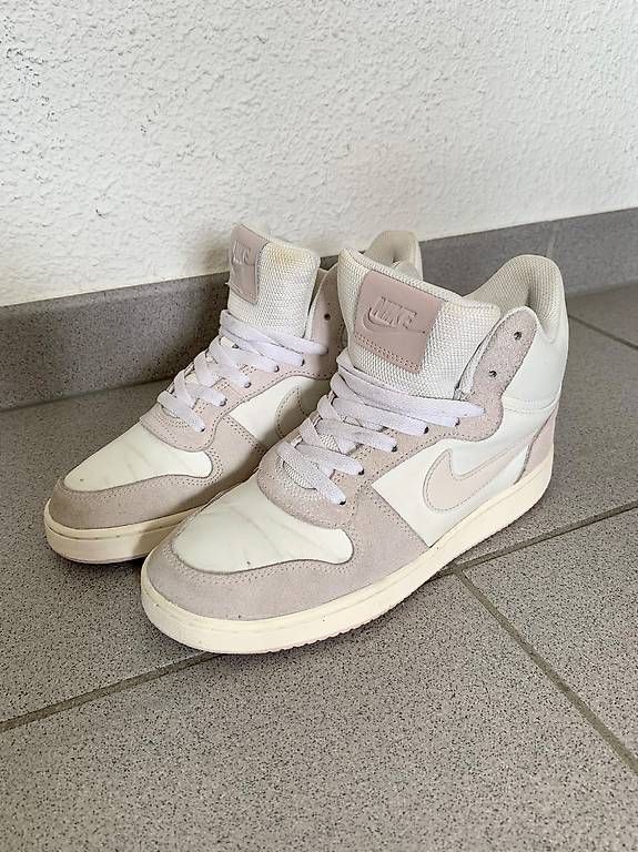 Nike Scarpe da donna: Basket nike rose et blanc taille 38.5 – Usato da St-Prex venduto da natali78