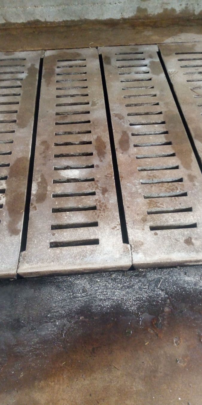 Rivestimenti per pavimenti: Betonspaltenrost – Usato da Niederösch venduto da baernu64 1