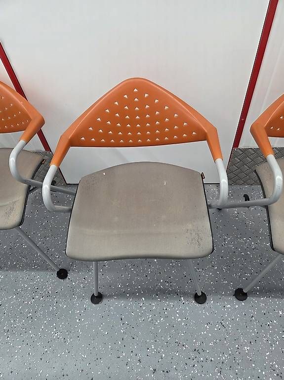 Sedie: 4 Stühle stapelbar – Usato da Horw venduto da phi_b6j9 2