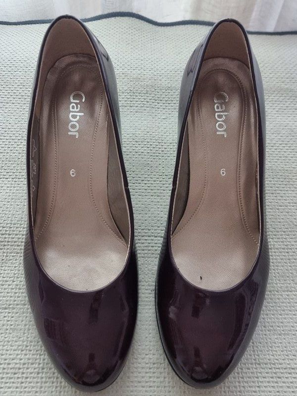 Gabor Scarpe da donna: GABOR Lackleder Pumps dunkelbraun, Gr 6 – Usato da Basel venduto da Mamaree