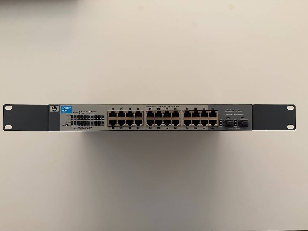 Hub & Switch: Switch HP J9561A – Usato da Genève venduto da thibaudrossetti