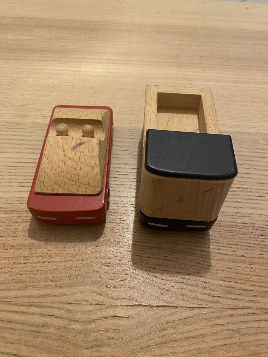 Liewood Giocattoli: Liewood Autos aus Holz – Usato da Birr venduto da Vintage-Liebhaber
