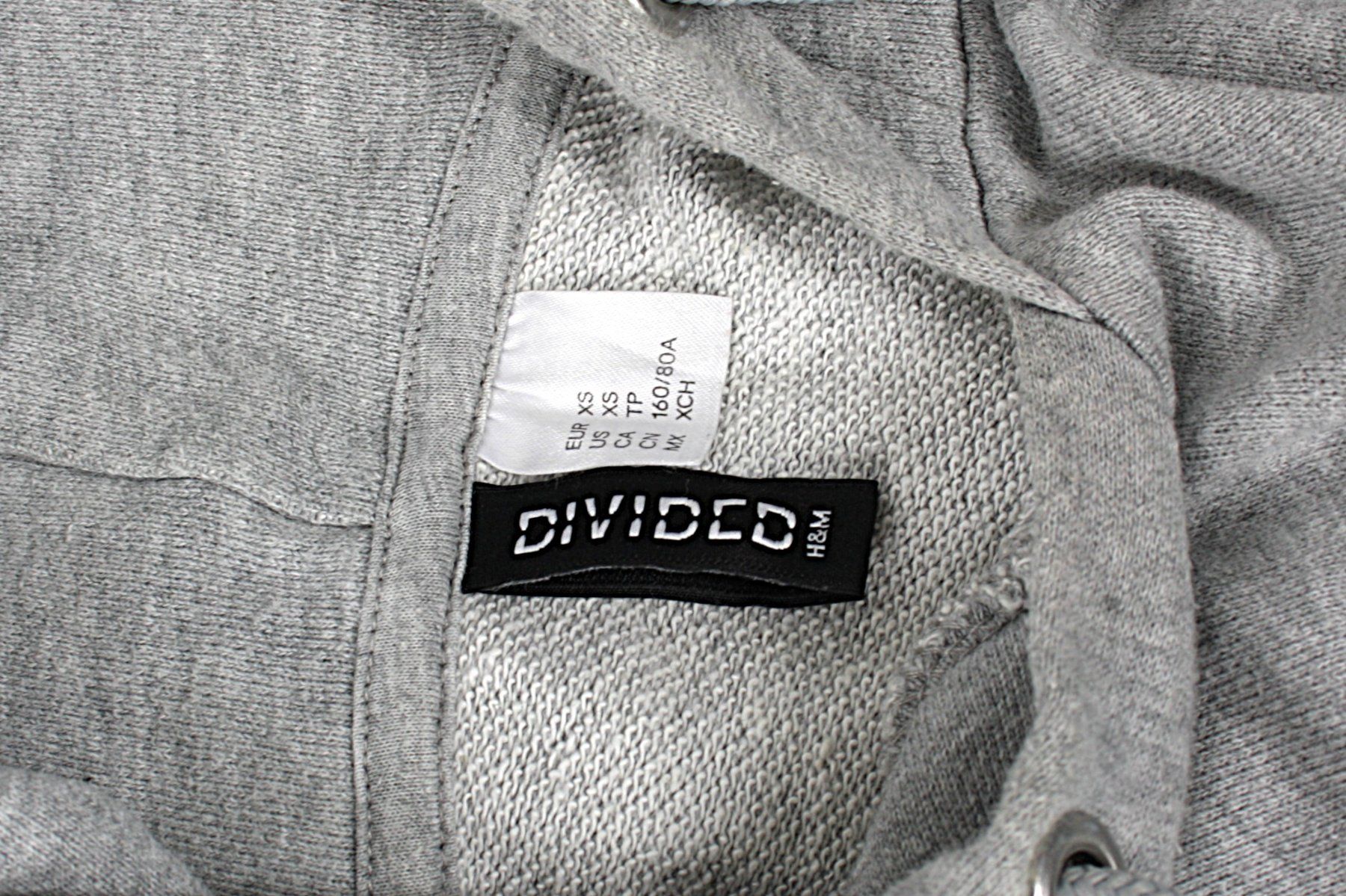 Pullover & Sweatshirts: H&M Hoodie grau – Gebraucht aus Zollikofen von Restwert_Zollikofen 4