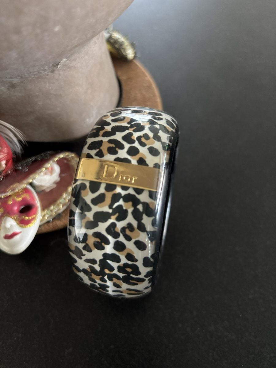 Dior Bracciali & Braccialetti: Dior Bangle Bracelet - Leopard Print, Chic Accessory! – Usato da Buchrain venduto da Mr.Kim 1