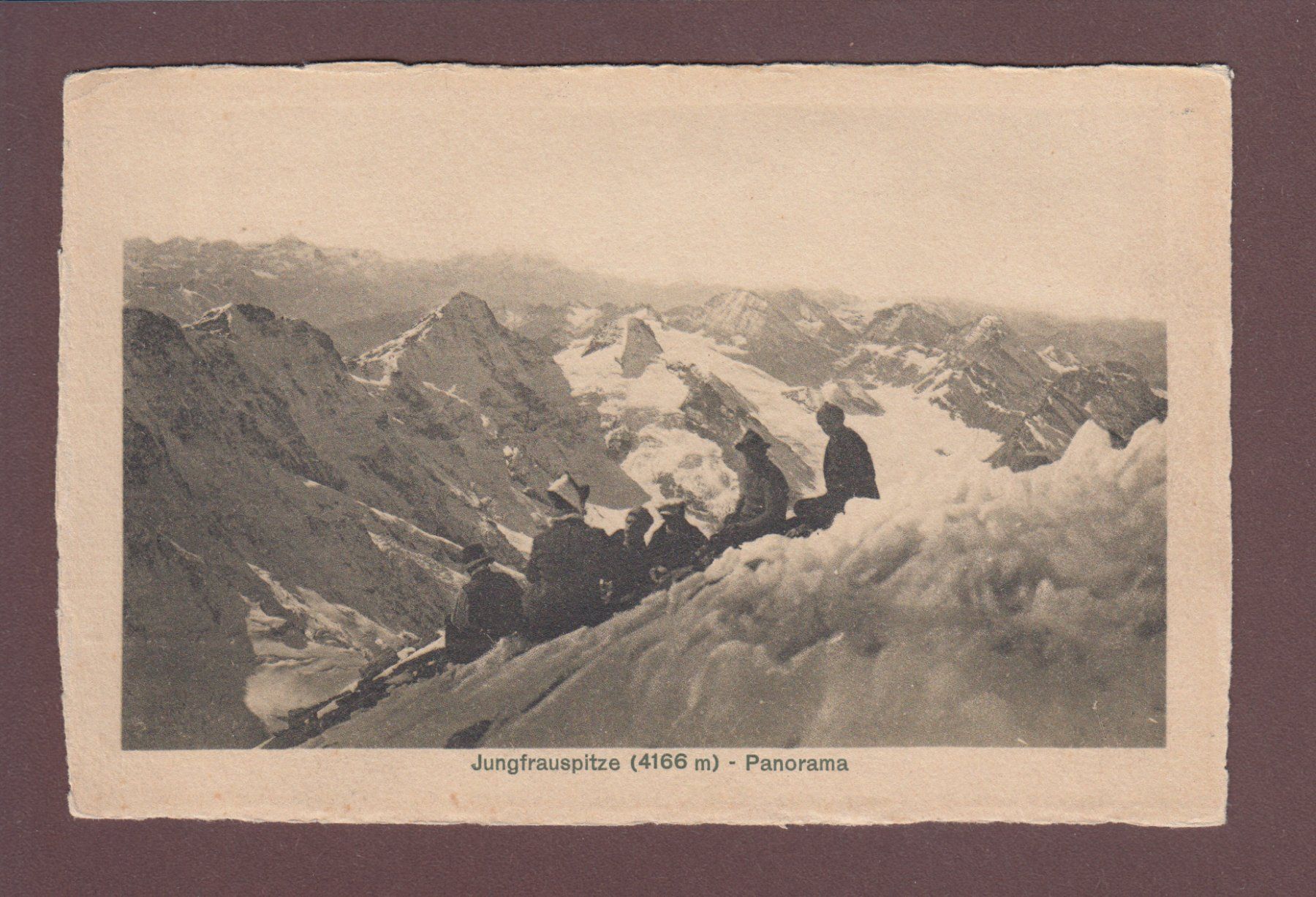 Cartoline postali: JUNGFRAU - Spitze - Panorama - Leute – Usato da Pully venduto da nicecards