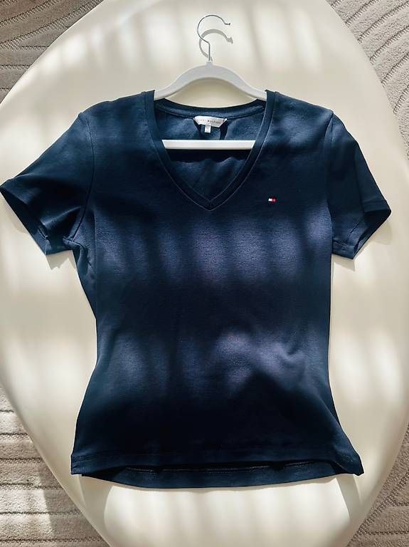 T-shirt: Original Tommy Hilfiger – Usato da Opfikon venduto da Layla123