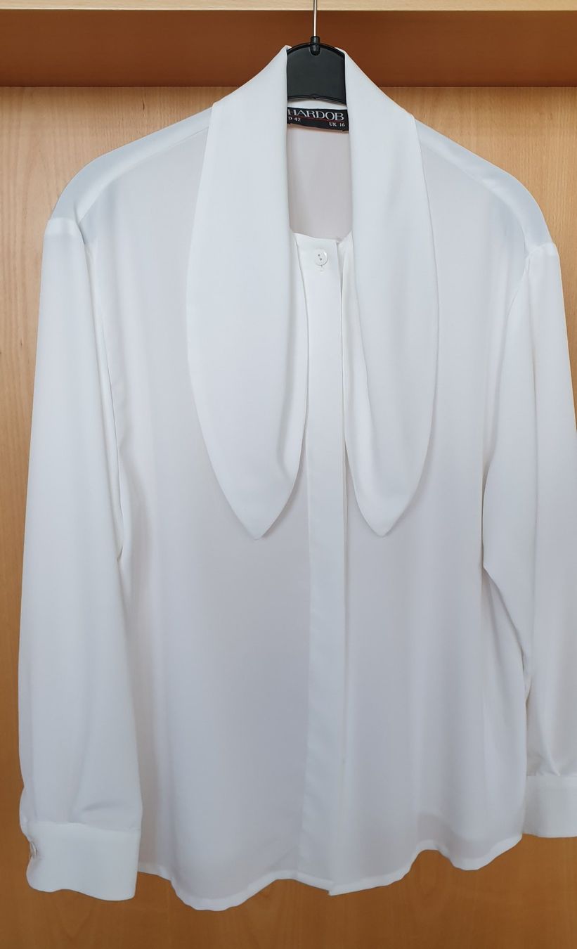 Camicette: Bluse Damen weiss, langarm, Grösse 42, 100 % Polyester – Usato da Mörschwil venduto da ren_8wdm 1