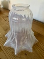 ABAT-JOUR/ LAMPENSCHIRM  ART DECO EN VERRE BLANC IRISÉ 1930