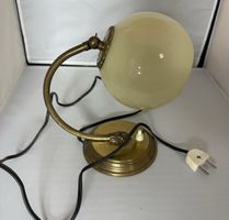 Vintage Tischlampe aus Messing mit Glasschirm