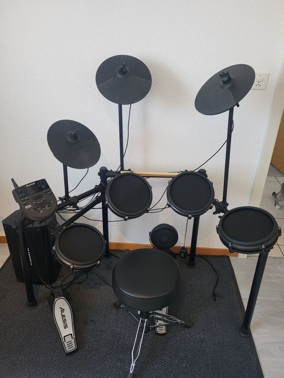 Alesis Strike Pro Kit Avis 2023 : Une Bonne Batterie Électronique