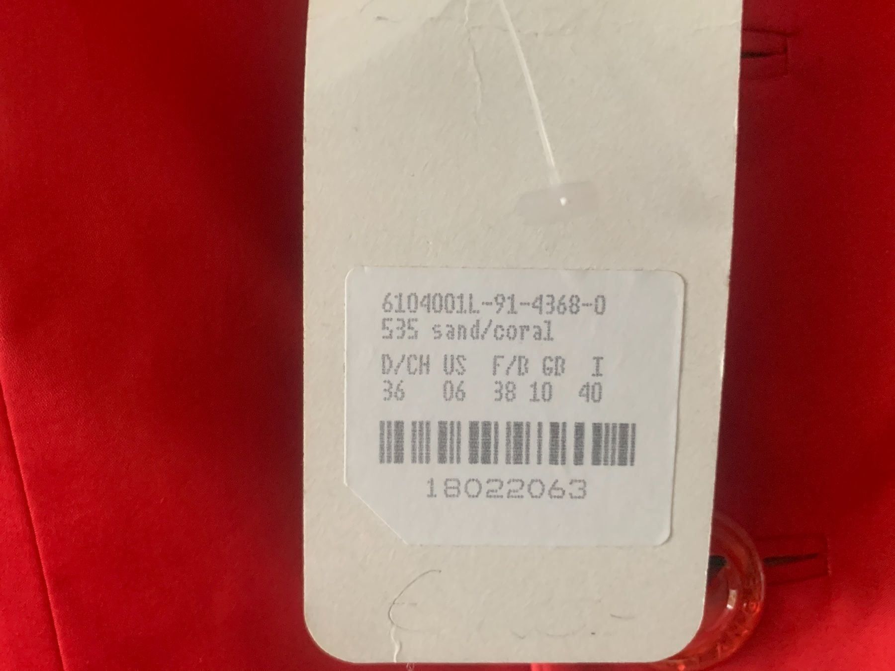 Giacche: Rena Lange Blazer, rot oder beige – Nuovo e nell'imballaggio originale da Hombrechtikon venduto da Herbstsonne 6