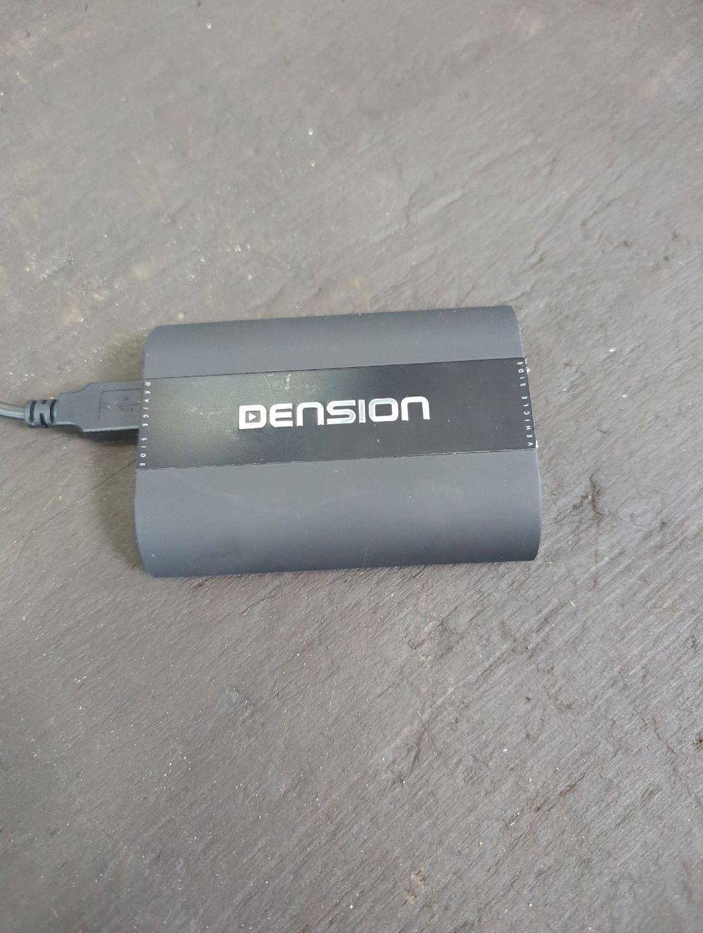 VW Toutes les pièces auto: T5 Original Radio mit DAB Transmitter – D'occasion à Igis par sch_69f2 3