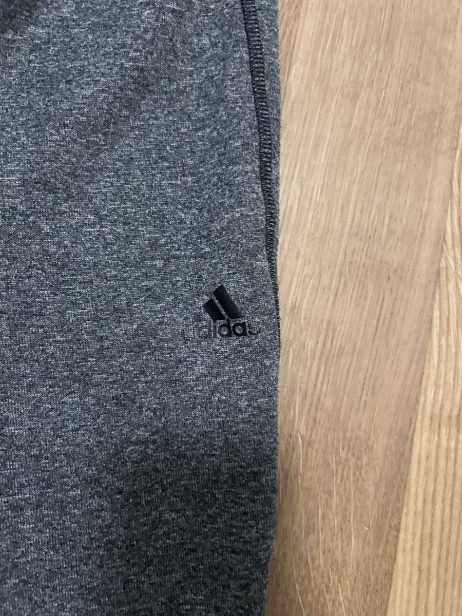 Adidas Pantalons: Adidas Sweatpants Grey – D'occasion à Belp par jan_6yvx 1
