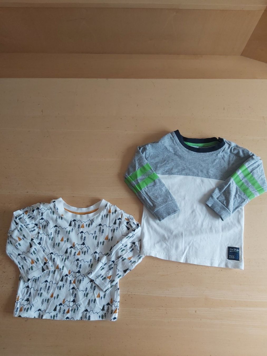 Lotti & Set di vestiti: Pullover Junge Gr.86 – Usato da Disentis/Mustér venduto da epa_862v