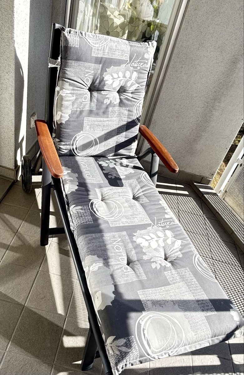 Sedie a sdraio: Bequeme Gartenliege mit Auflage, – Usato da Visp venduto da miflo-1