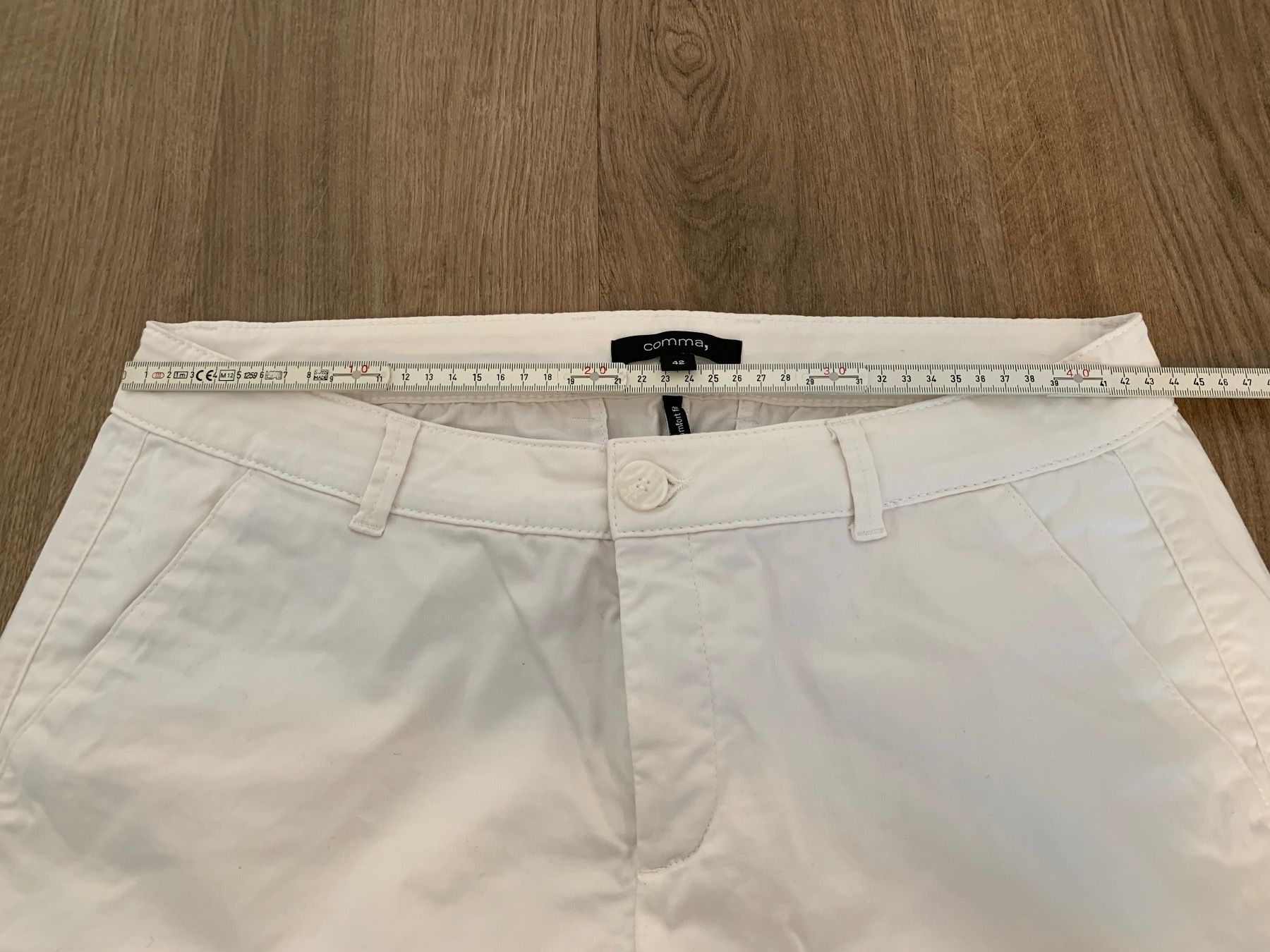 Comma Pantaloni: Comma Stoffhose Hose weiss Gr. L / XL – Usato da Fislisbach venduto da KolibriSecondhand 7