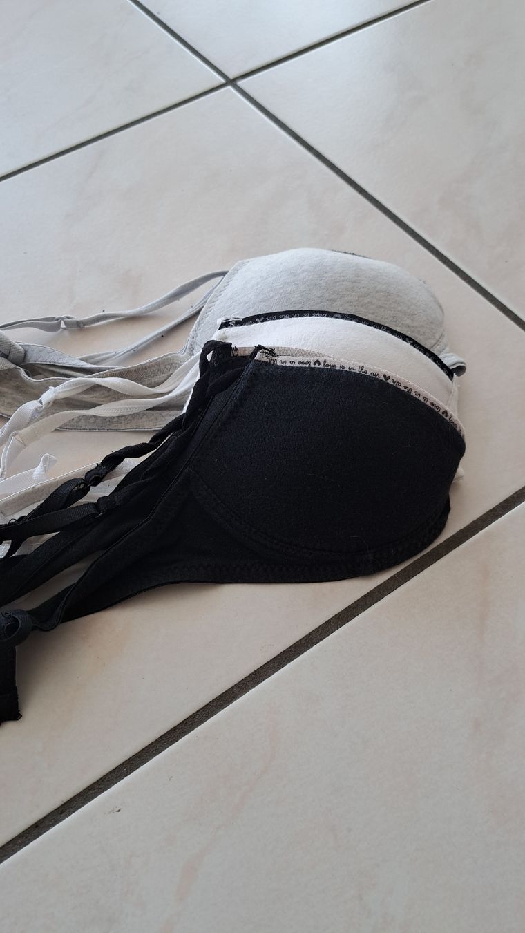 Biancheria intima: soutien gorge 80A – Usato da RIAZ venduto da Betty012 1