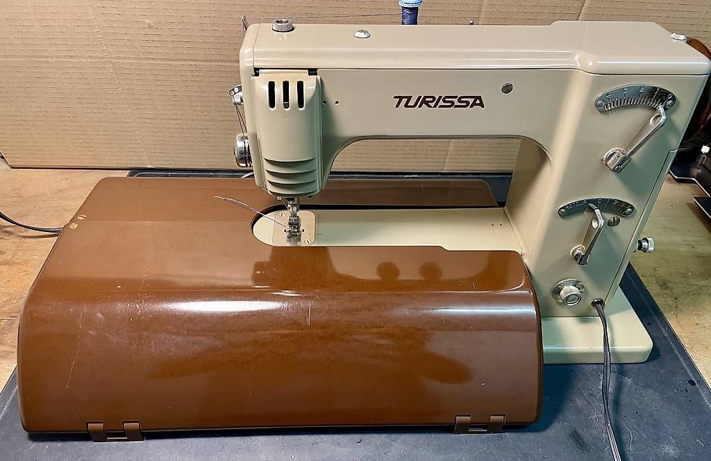 Nähmaschinen: Turissa Automatic Nähmaschine - super stark ! – Gebraucht aus Adligenswil von g-day-mate 2
