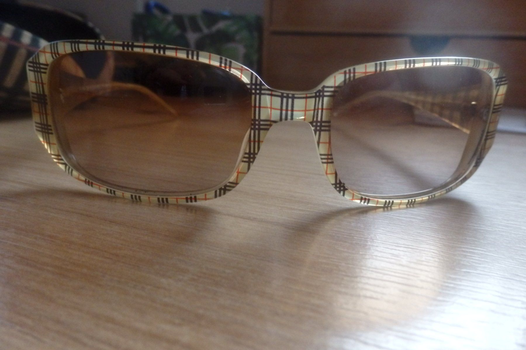 Burberry Lunettes & Verres: Burberry Sonnenbrille – D'occasion à Marbach LU par Gina0 3