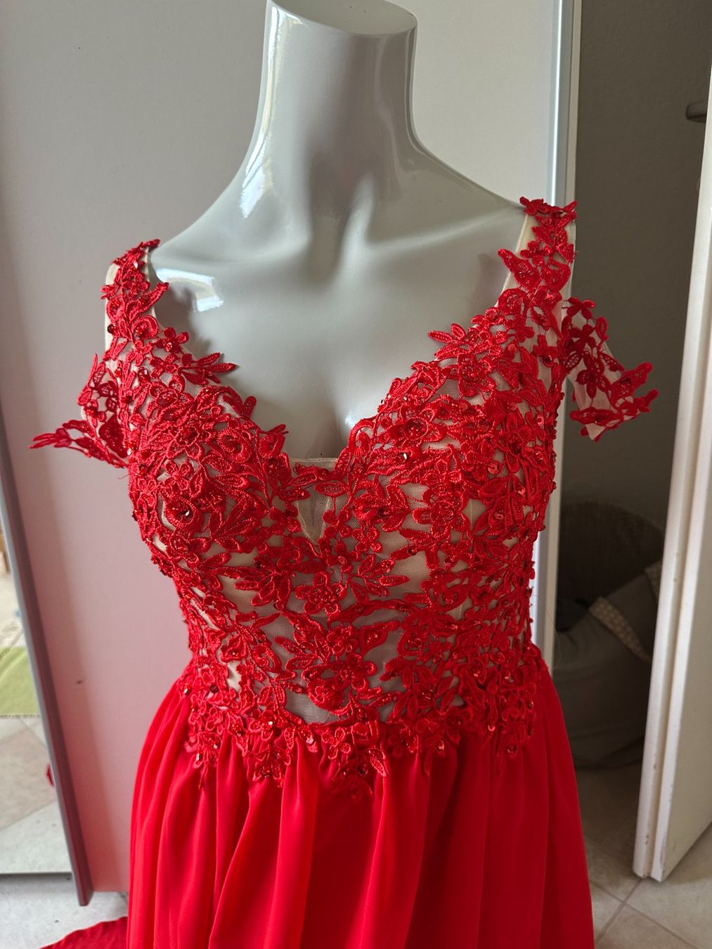 Kleider: Abendkleid – Neu (gemäss Beschreibung) aus Balsthal von dasesaro 1