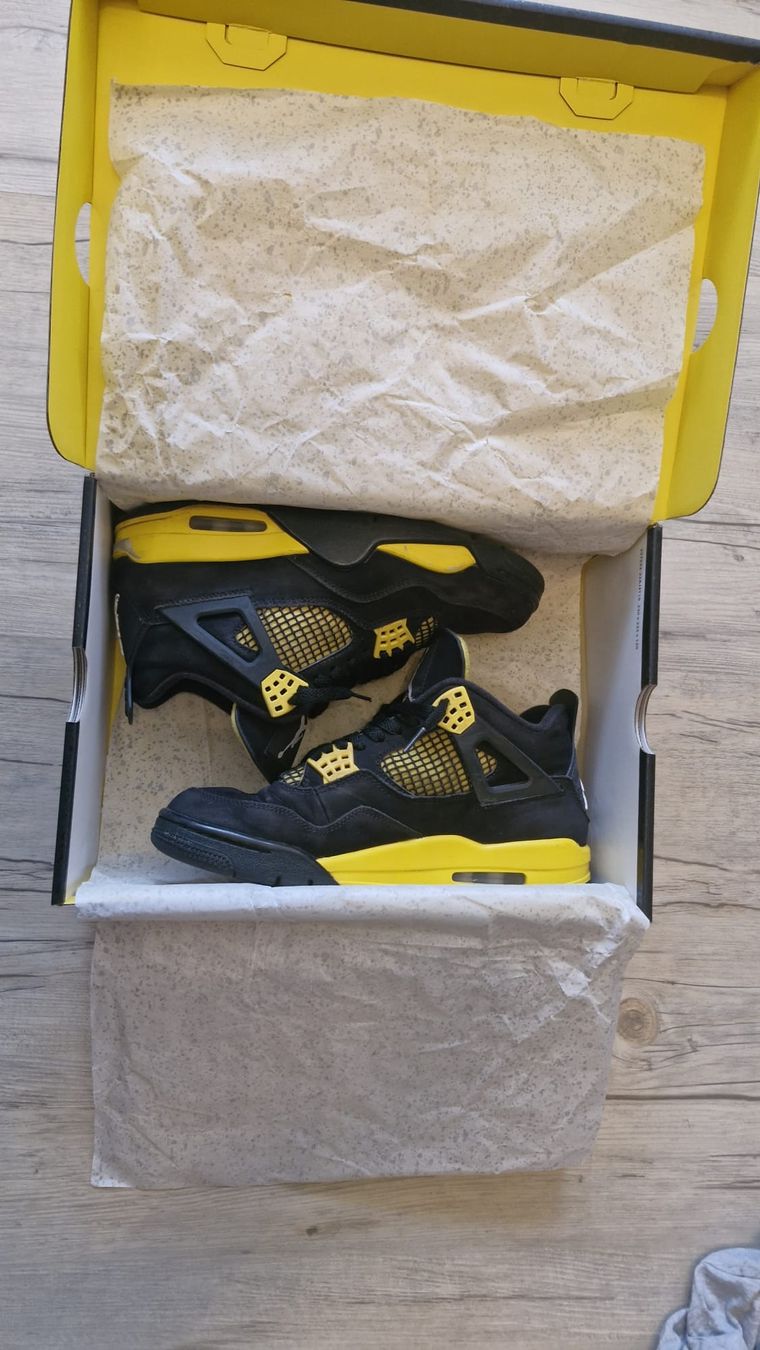Jordan Scarpe da uomo: Jordan 4 yellow thunders Gr.41 mit Box – Usato da Villmergen venduto da onyx.50 5