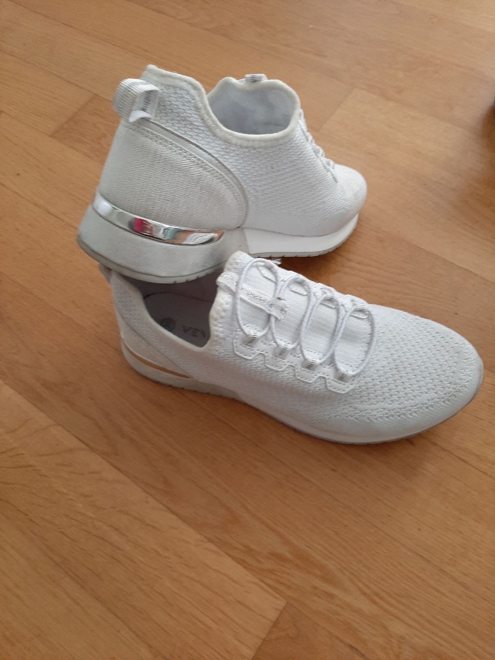 Damenschuhe: Weisse Sneacker Gr. 38 – Neu (gemäss Beschreibung) aus Hochdorf von Amazone0 2
