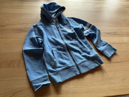 Jäckchen hellblau, Gr. 128, Tommy Hilfiger