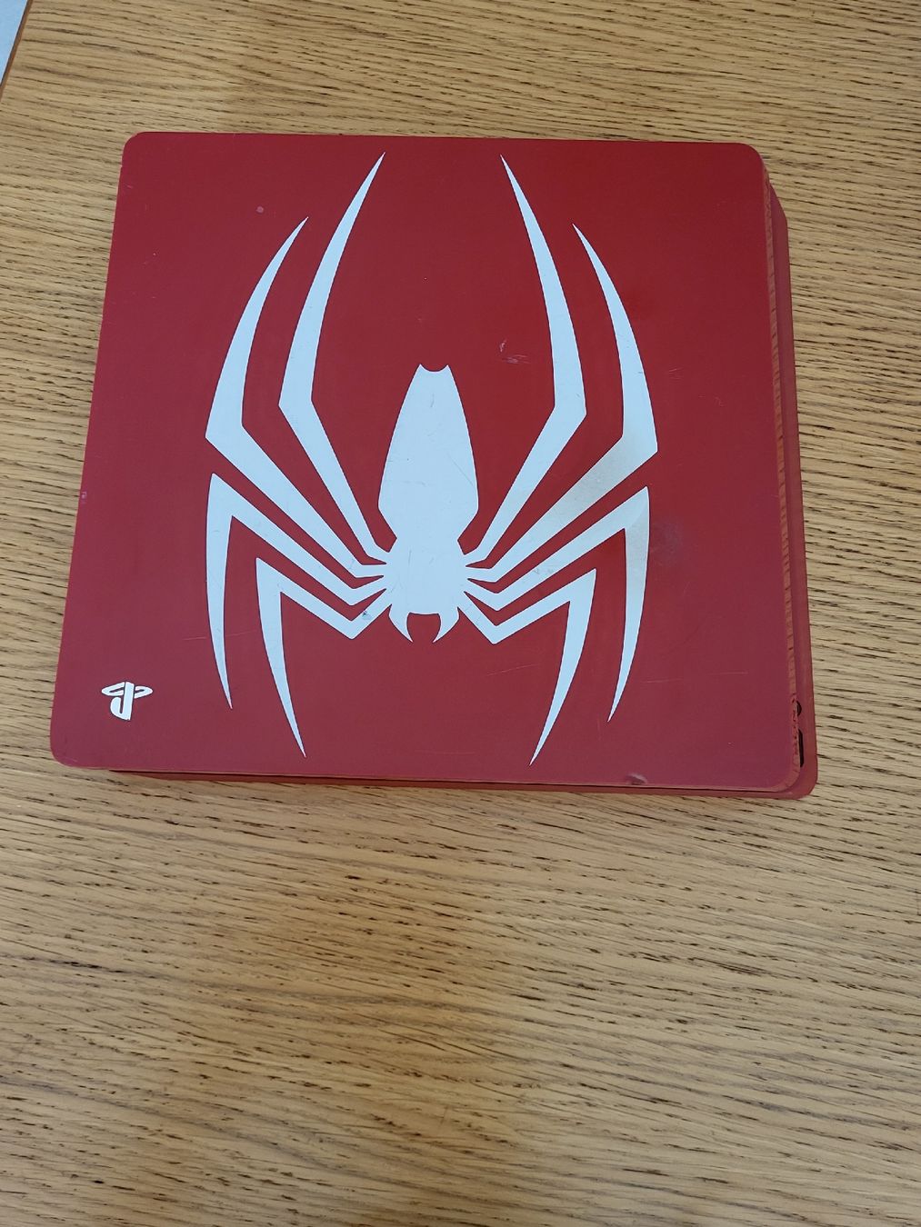 Sony Consoles: Console Sony PS4 Slim 1TB Spiderman Édition limitée rouge – D'occasion à Reconvilier par lud_t7yw