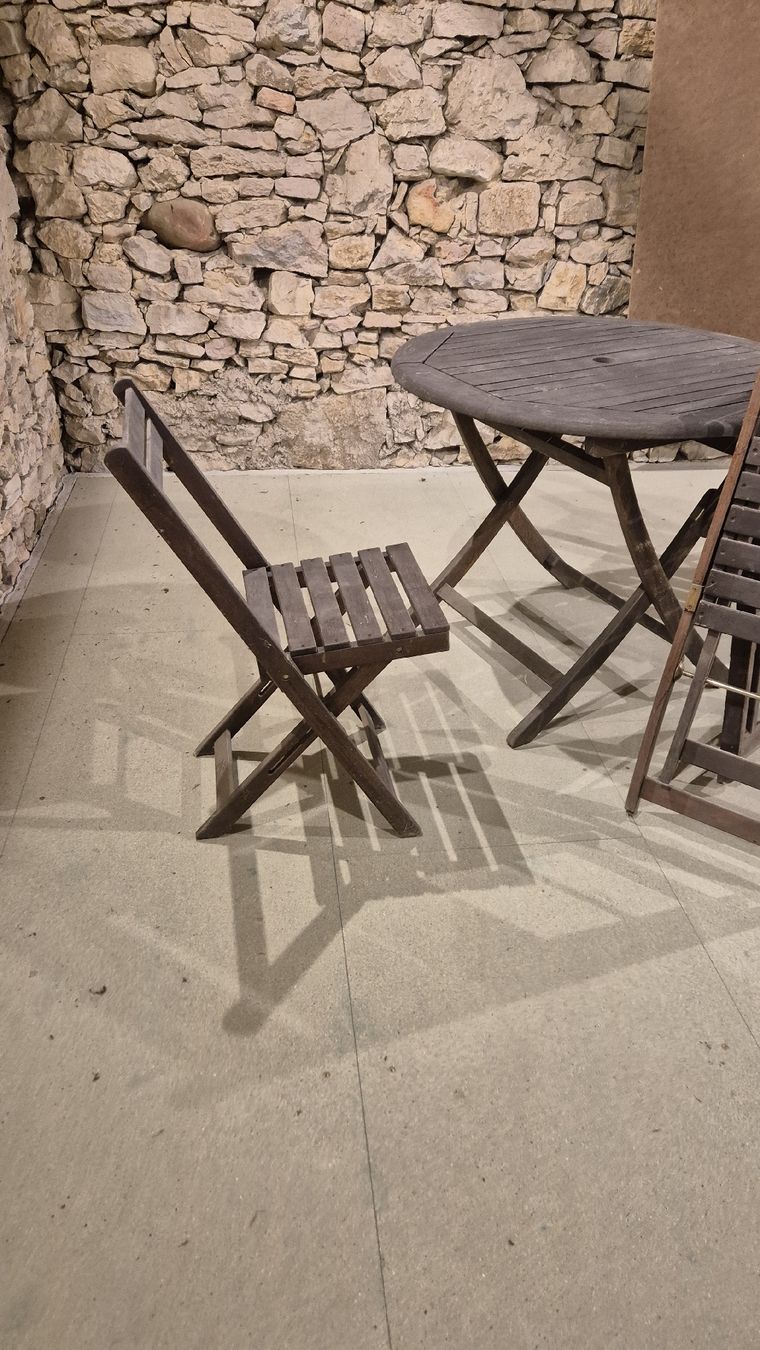 Set de table et chaises: Gartentisch rund mit 4 Klappstühlen Holz gebraucht – D'occasion à Lostorf par Sylar01 1