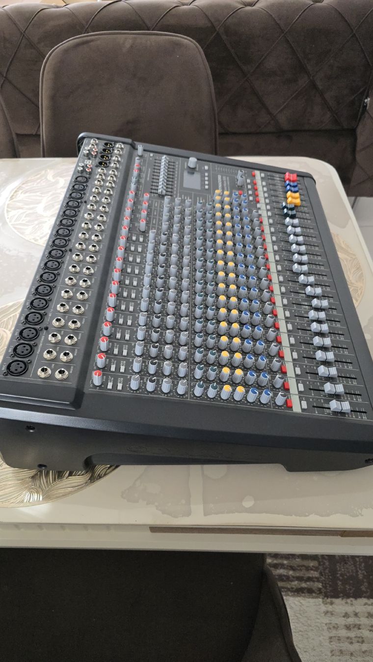 Dynacord Console di mixaggio: Dynacord PowerMate 1600-3 – Nuovo (secondo la descrizione) da melchnau venduto da lua_lrz7 2