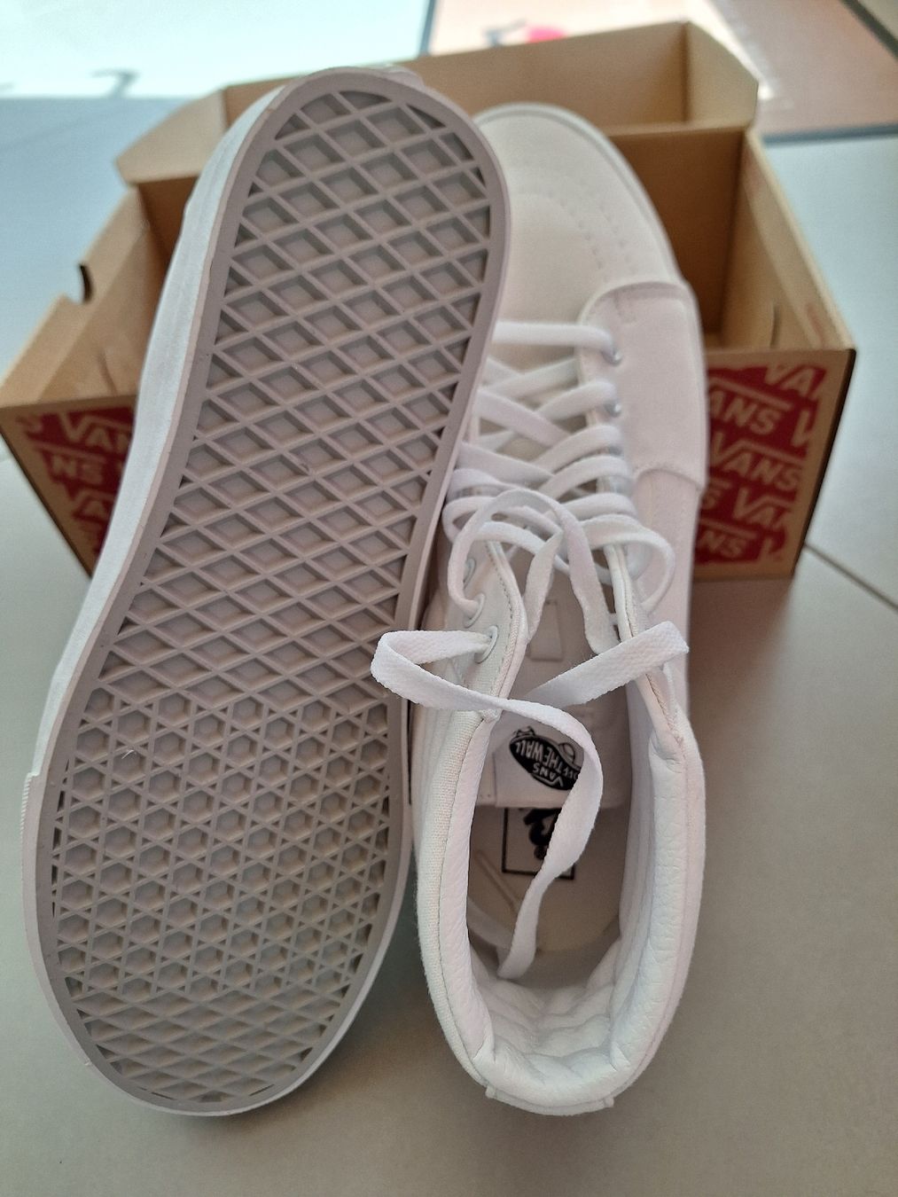 Vans Herrenschuhe: Sneakers VANS, Grösse 12, resp. 46 – Neu und originalverpackt aus Berg am Irchel von Schoggi27