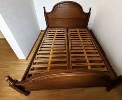 Lit en bois massif 160 × 190 cm – Style classique 