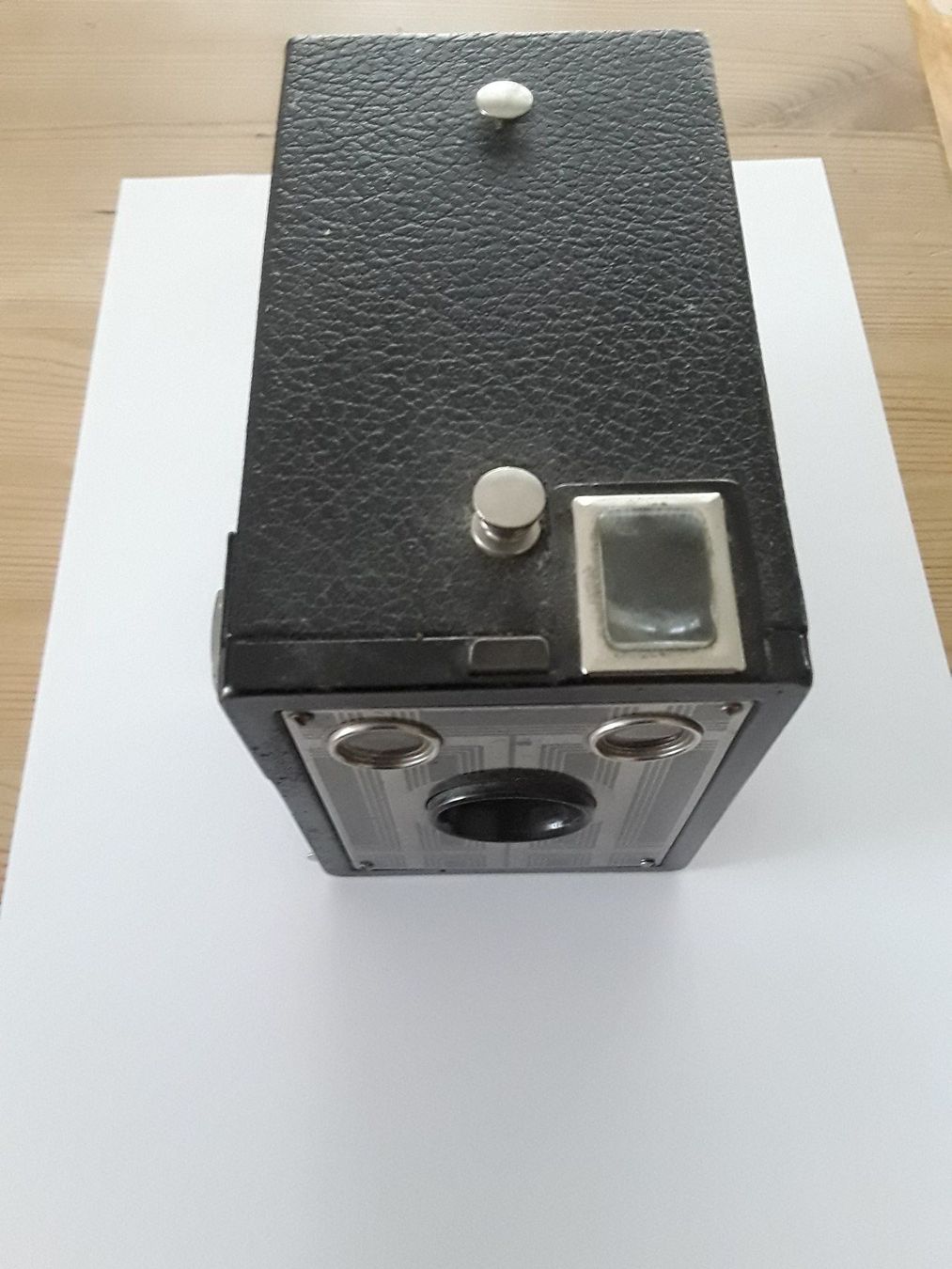 Fotocamera: Brownie Junior Six-20 Kamera / 665L – Usato da Knutwil venduto da Virginia007 1