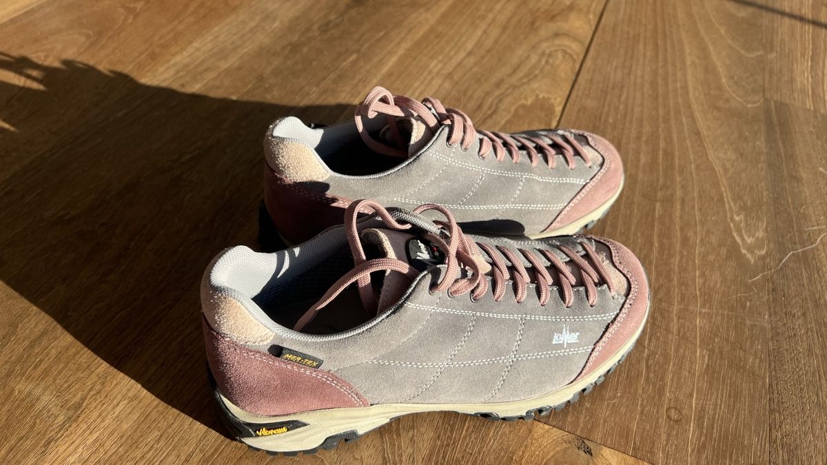 Scarpe da donna: Trail/Wanderschuhe - Marke: Lomer – Nuovo (secondo la descrizione) da Brent venduto da mbernas
