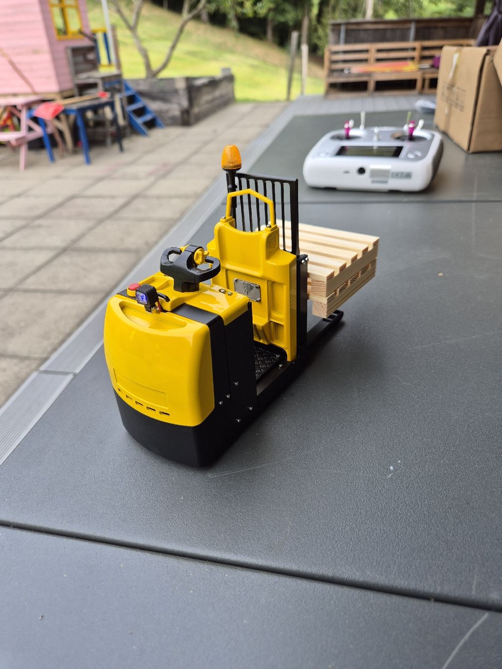 Modellismo RC: 1/14 Elektrischer Gabelstapler – Nuovo e nell'imballaggio originale da Horw venduto da toretto02 1