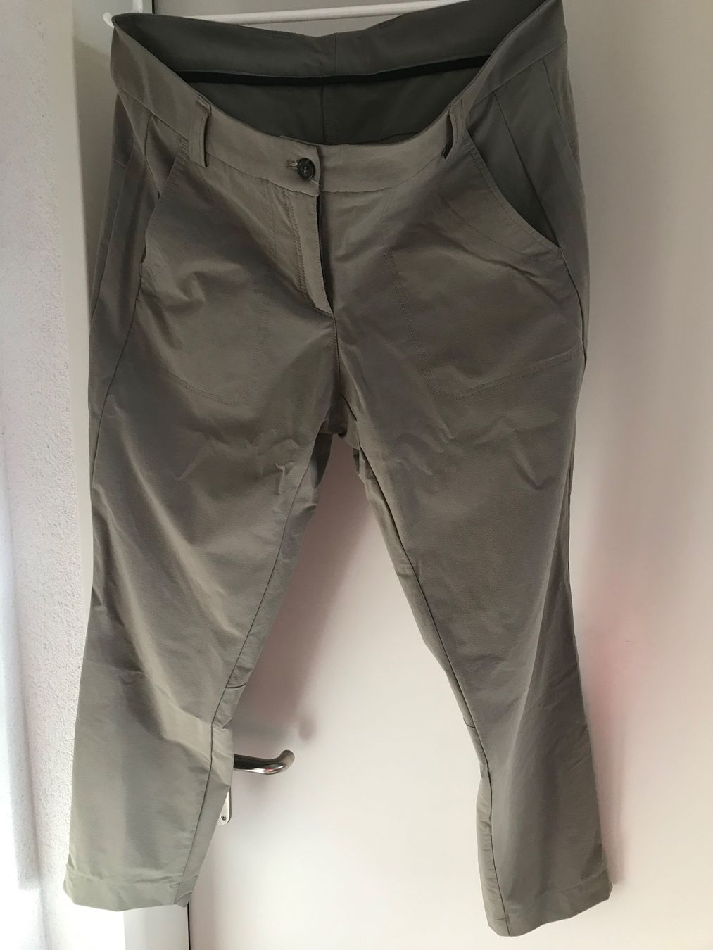 Allsport Pantaloni: Allsport stylishe Wanderhose, Gr. 42 – Usato da Niederteufen venduto da mix18