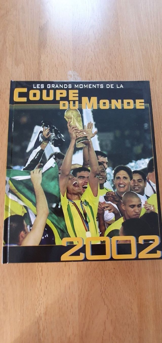 Bücher: Les grands moments Coupe du Monde 2002" – Gebraucht aus Moutier von gvmv