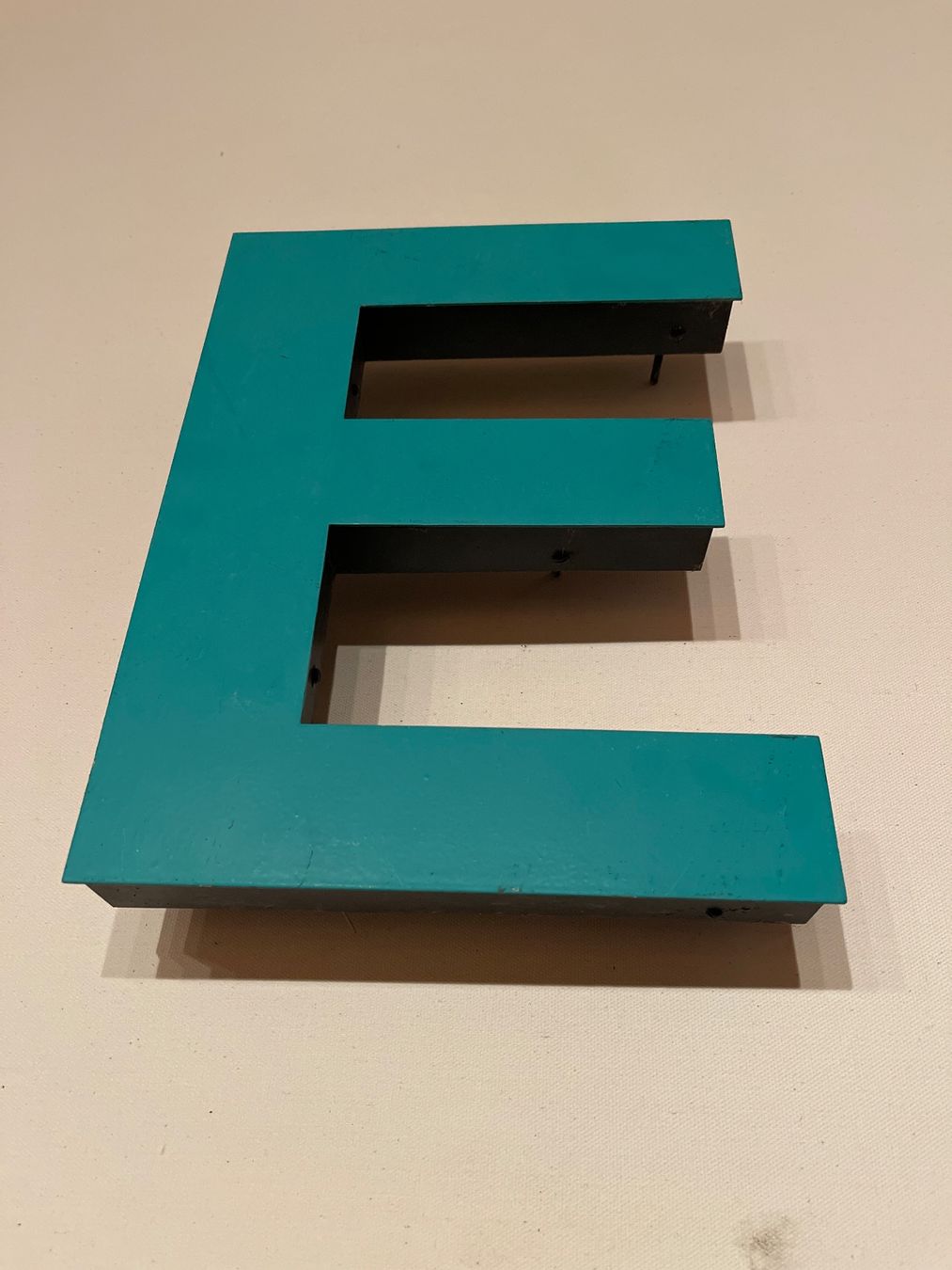 Toutes les décorations: Alublech-Buchstabe E – D'occasion à Thalwil par alfons03
