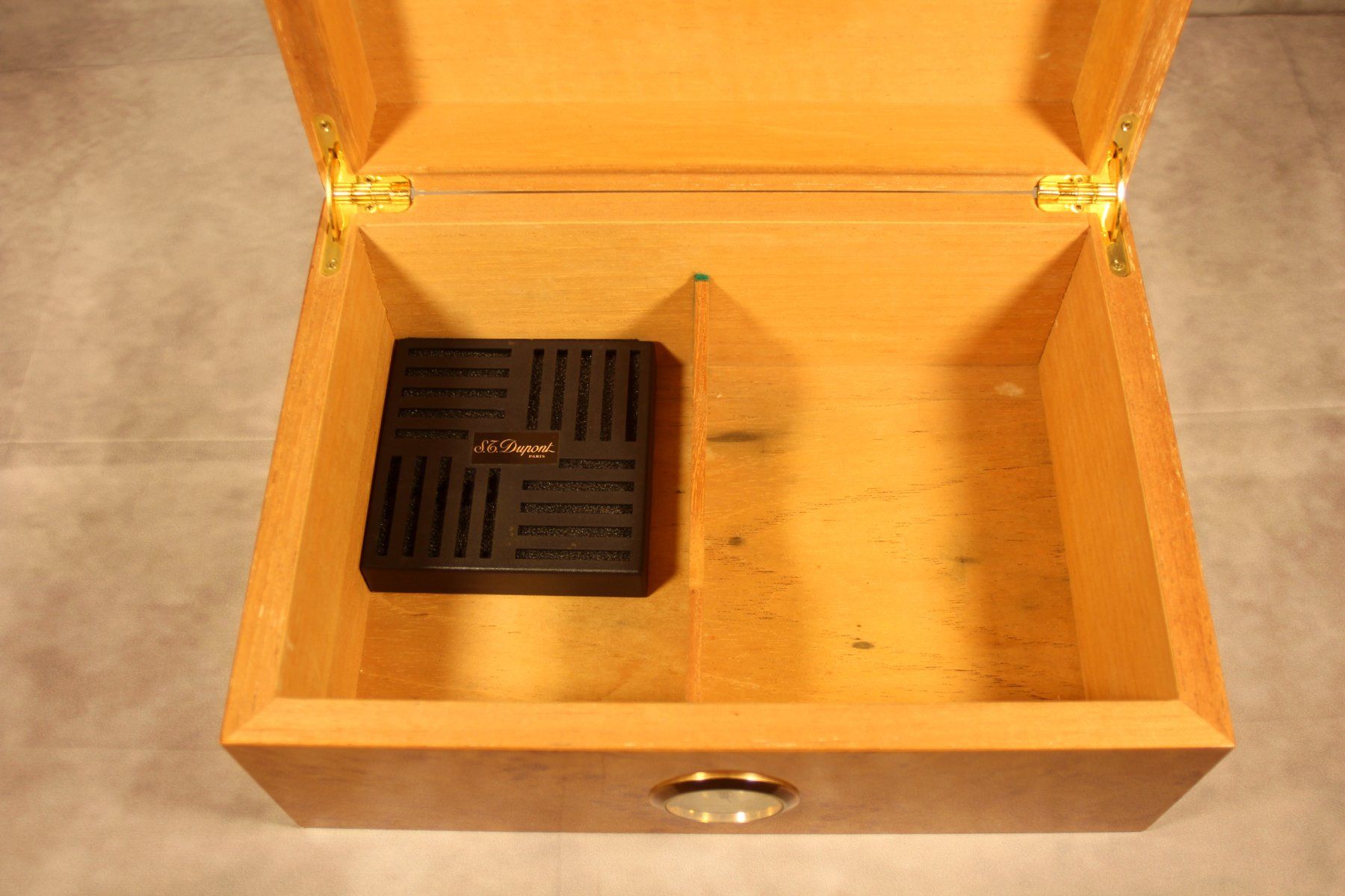 Dupont Humidor per sigari: Humidor Dupont – Usato da Wichtrach venduto da Gspaltenhorn 3