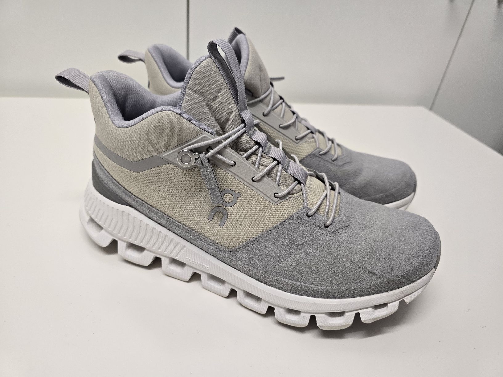 On Chaussures femmes: Damen Cloud Hi Gr.41 – D'occasion à St. Gallen par CAPYCORP 2