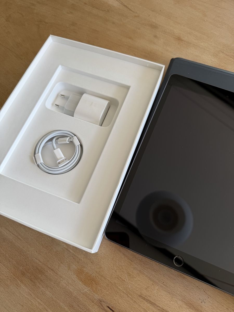 Apple Tablet PC: iPad 9. Gen. Inklusive Slim Folio  – Usato da Würenlos venduto da Dumaguete71 8