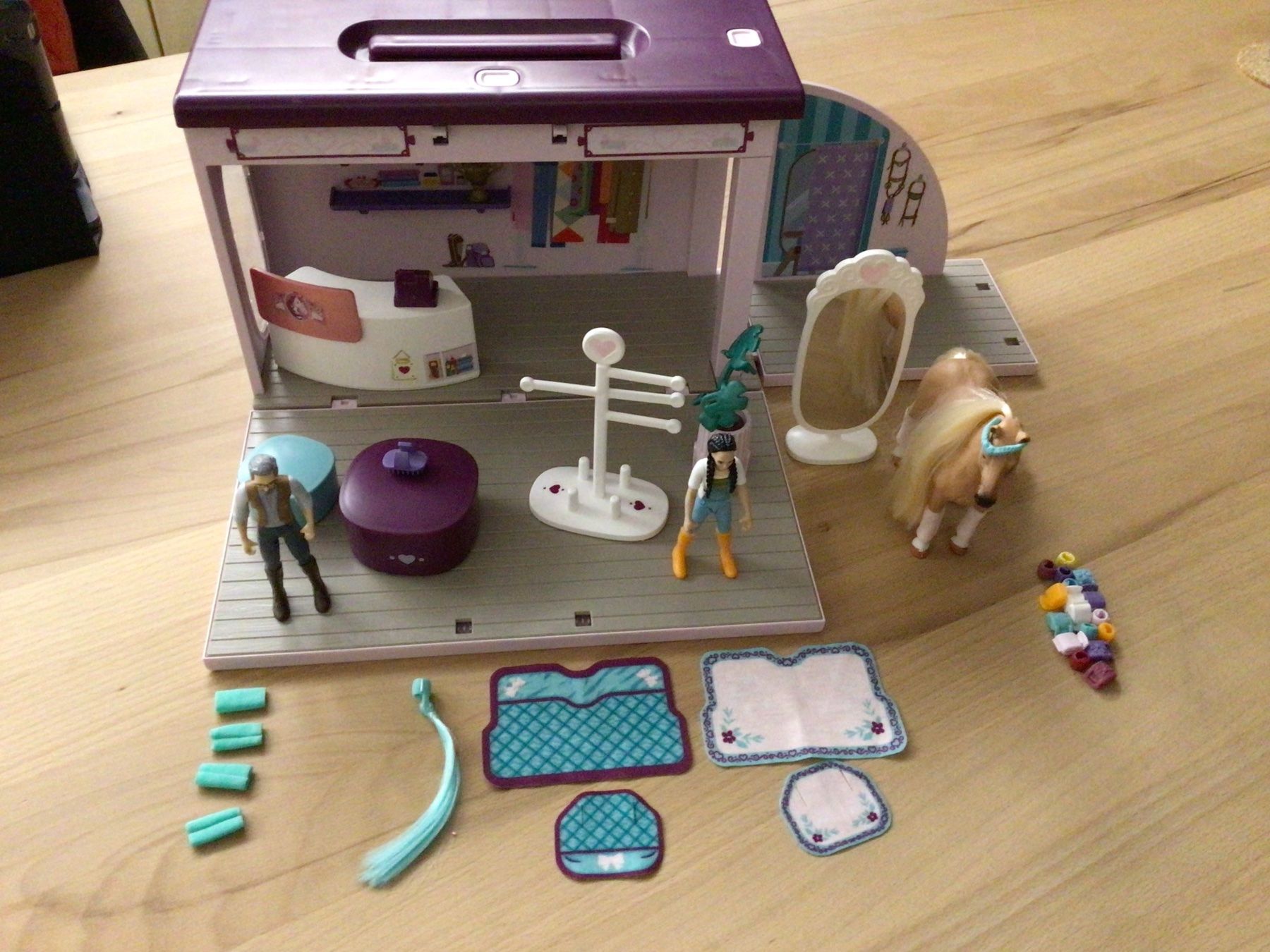 Schleich Giocattoli: Schleich Pop up Boutique 42587 – Usato da Schinznach Dorf venduto da Balz1968