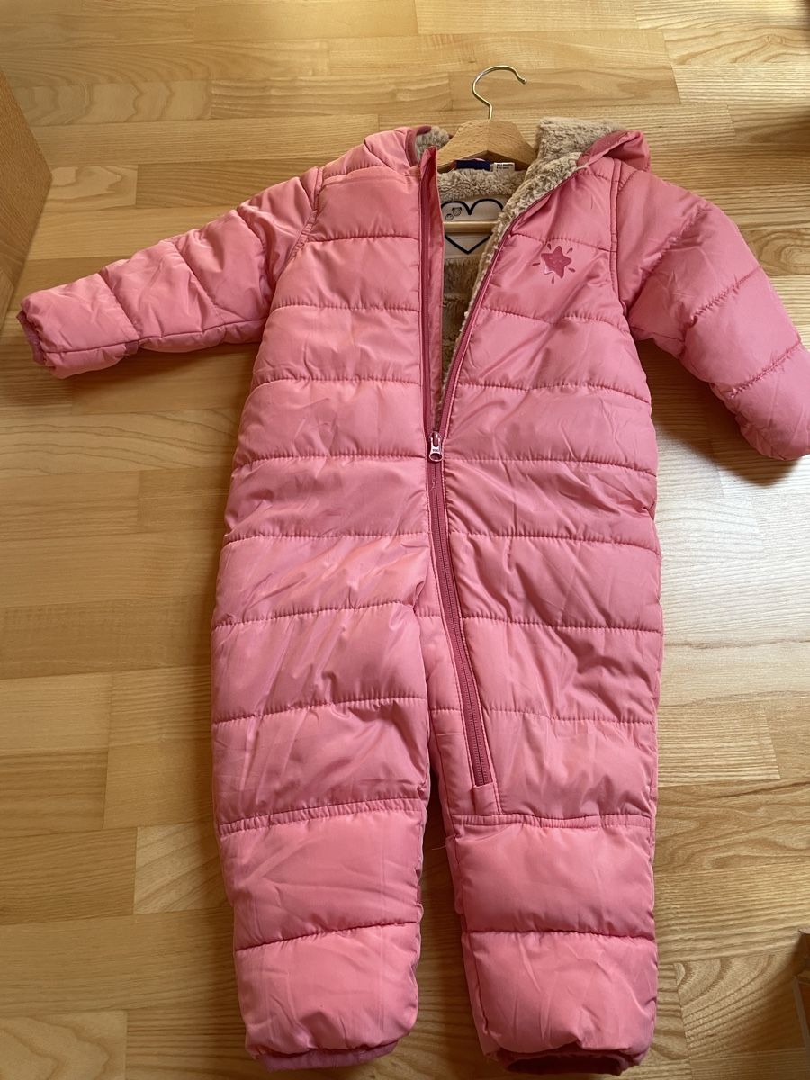 Lotti & Set di vestiti: Kleiderpaket, Gr. 80/86, Mädchen – Usato da Rorschacherberg venduto da kat_7lhp 7
