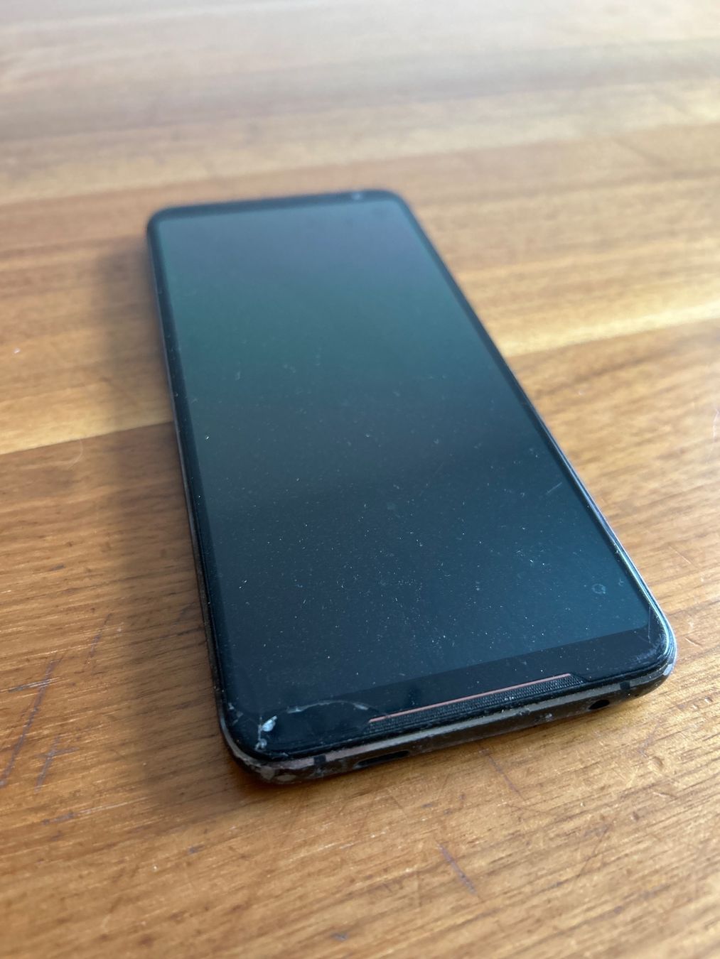 Asus Telefoni cellulari / Smartphones: Asus ROG Phone 2 ab 1.- – Usato da Balzers venduto da PokeTradeFL