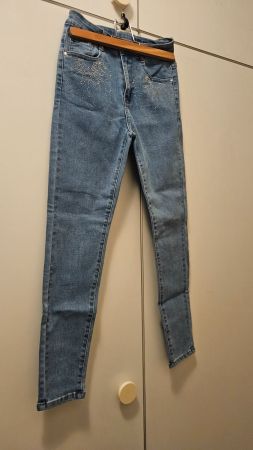 Jeans chiari tg. S/36 con strass Jeaniful