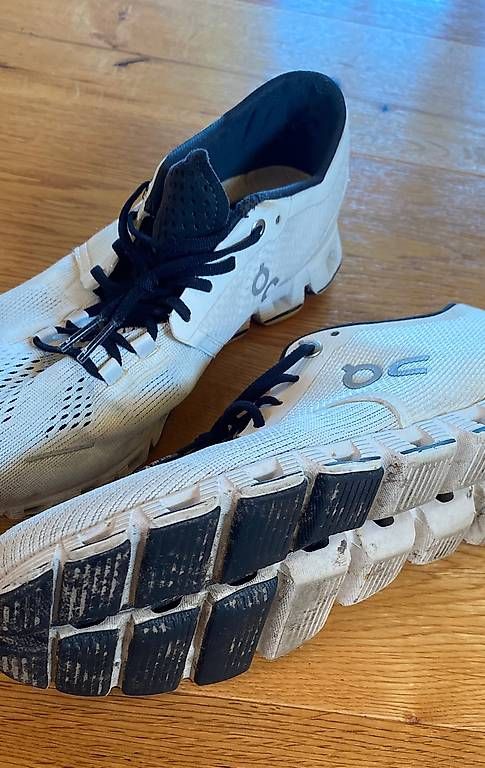 Herrenschuhe: ON Sneakers weiss, Grösse 41 – Gebraucht aus Fidaz von hasslermanu 1
